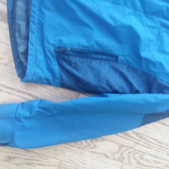 Mens winter jacket with detachable hood - Picture 3 of 9